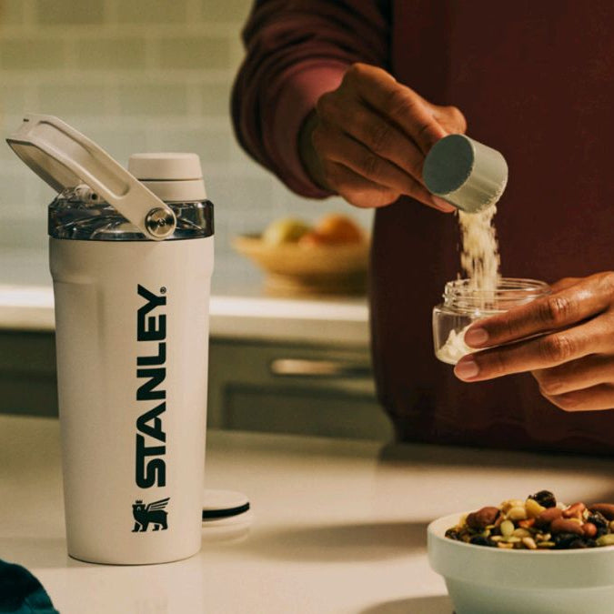 Stanley Activate Shaker Bottle - 20 OZ